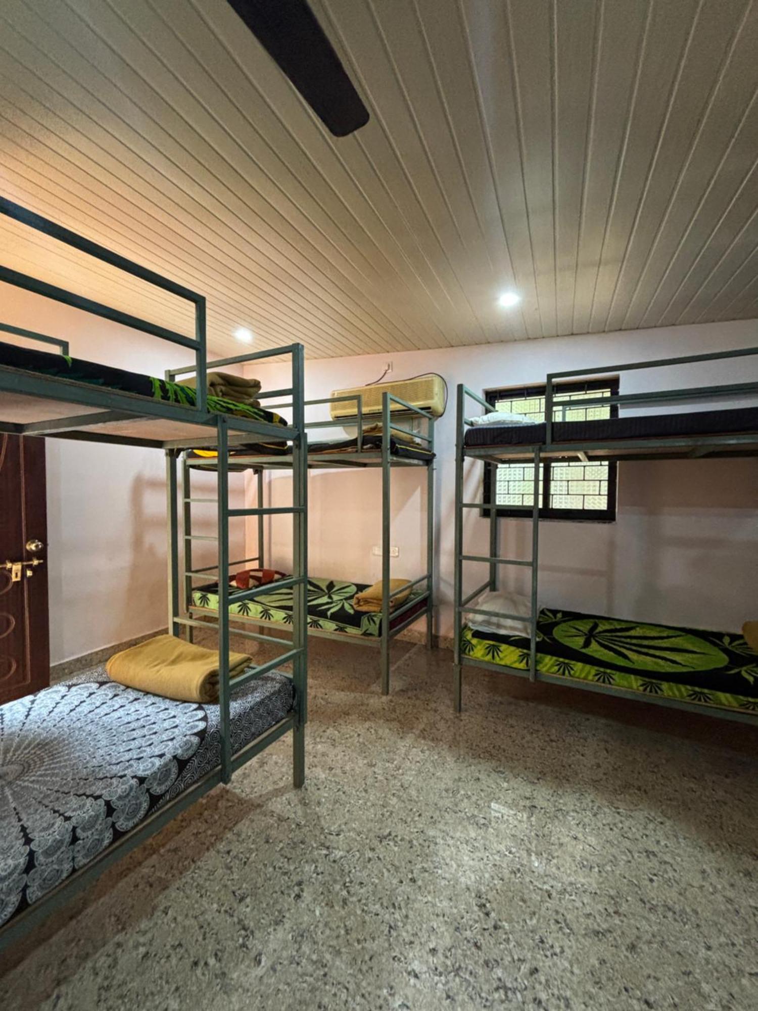 Tamasha Goa Vagator Hostel Bagian luar foto