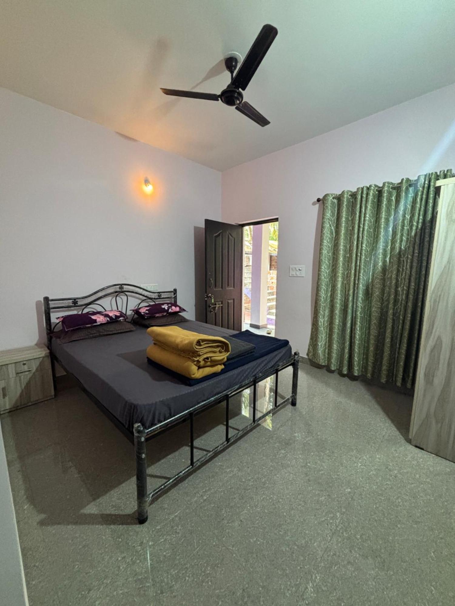 Tamasha Goa Vagator Hostel Bagian luar foto